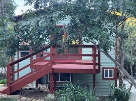 1734 Topanga Skyline Dr, Unit B in Topanga, CA - Building Photo