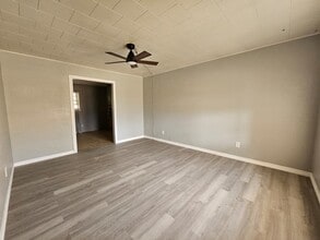 601 NW 12th Pl in Andrews, TX - Foto de edificio - Building Photo