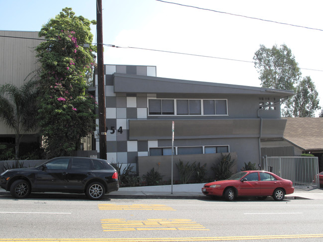 954 San Vicente Blvd in West Hollywood, CA - Building Photo - Building Photo