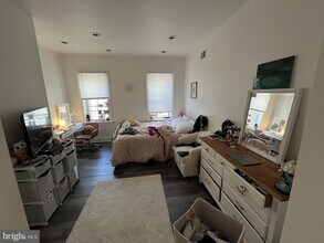 1704 Arlington St in Philadelphia, PA - Building Photo - Building Photo