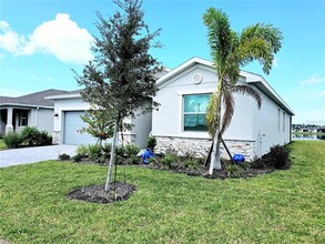 8732 Coco Bay Blvd in Englewood, FL - Building Photo - Building Photo