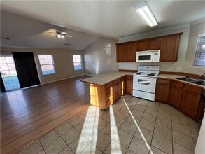 235 Ravenwood Blvd in Siloam Springs, AR - Building Photo - Building Photo