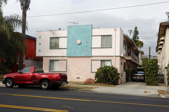 9209 National Blvd in Los Angeles, CA - Building Photo - Primary Photo