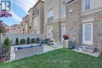 280 Oxford St in Richmond Hill, ON - Building Photo - Building Photo