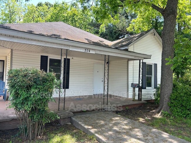 property at 324 W Poplar St