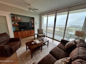 2060 Beach Blvd, Unit 901 in Biloxi, MS - Building Photo - Building Photo