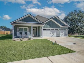 15 Arden Rd in Crawfordville, FL - Building Photo