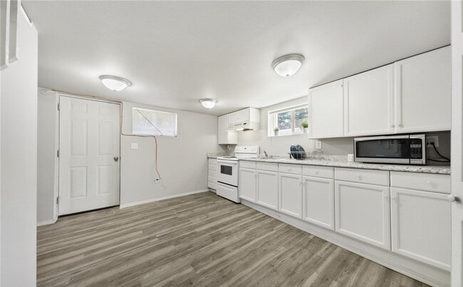 112 E 40th St in Tacoma, WA - Building Photo - Building Photo