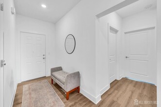 915 Vanderbergh Blvd in Monroe Township, NJ - Building Photo - Building Photo
