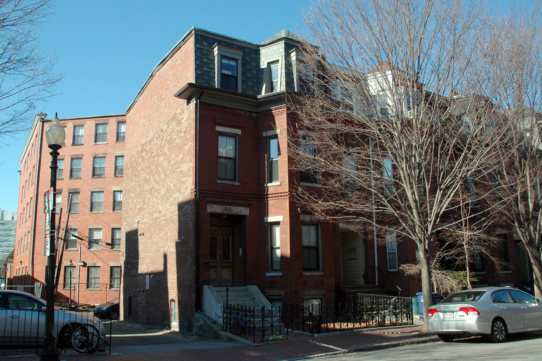 2 Wigglesworth St in Boston, MA - Building Photo