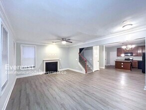 1305 Sweetbriar Cir in East Point, GA - Building Photo - Building Photo
