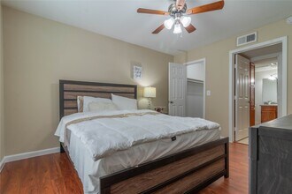 6700 S Dairy Ashford Rd in Houston, TX - Building Photo - Building Photo