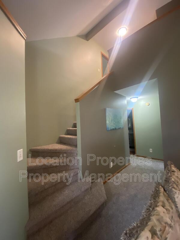 2530 Crestline Ct in Lawrence, KS - Building Photo - Building Photo