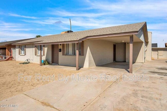 7422 W Turney Ave in Phoenix, AZ - Building Photo - Building Photo