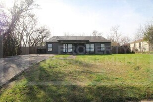 1914 Alamo Ave in Killeen, TX - Building Photo