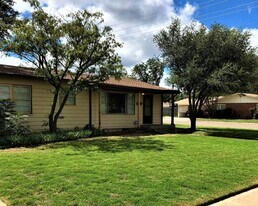 3019 42nd St in Lubbock, TX - Building Photo