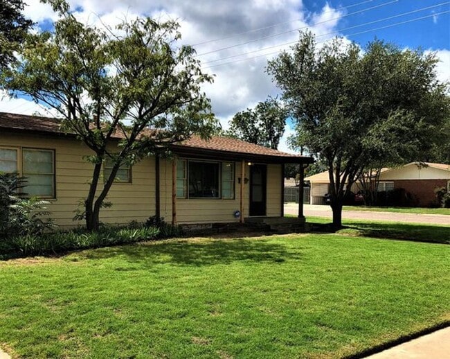 property at 3019 42nd St