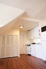 42 N Prospect St, Unit 42 North Prospect Street #7 in Burlington, VT - Building Photo - Building Photo