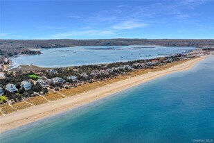 171 Harbor Beach Rd in Mount Sinai, NY - Building Photo