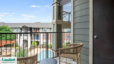 625 E Stassney Ln, Unit 01-1207 in Austin, TX - Building Photo - Building Photo