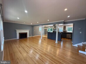 211 W Columbia St in Falls Church, VA - Building Photo - Building Photo