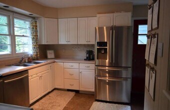 325 Hollowood Dr in West Lafayette, IN - Building Photo - Building Photo