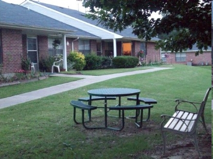 Gateway Commons in Columbus, MS - Foto de edificio - Building Photo