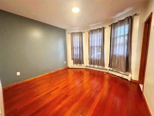 119-21 9th Ave in Queens, NY - Building Photo - Building Photo