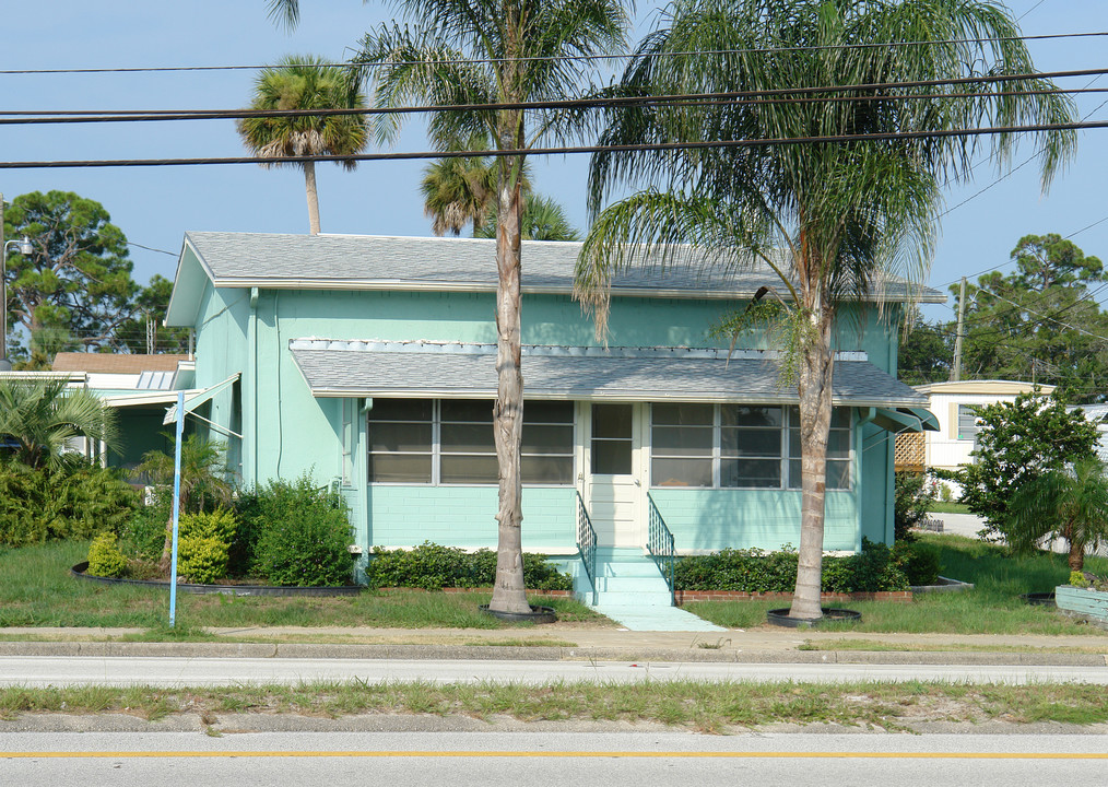 316 S Ridgewood Ave in Edgewater, FL - Building Photo