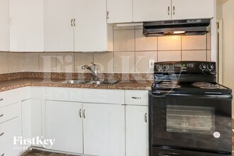 9312 Stark Ave in Kansas City, MO - Building Photo - Building Photo