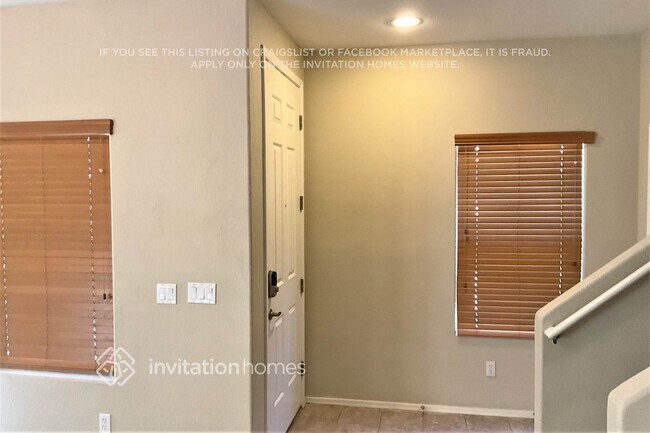 5858 E Hoover Ave in Mesa, AZ - Building Photo - Building Photo
