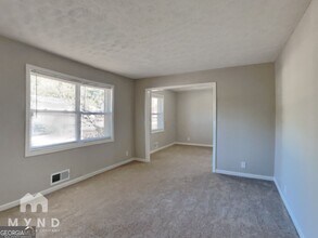 2945 Botany Dr in Jonesboro, GA - Building Photo - Building Photo