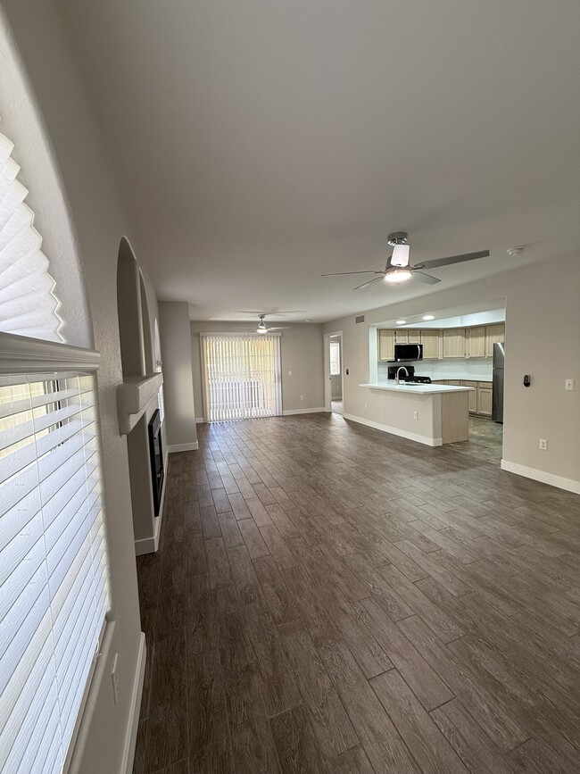 7950 W Flamingo Rd in Las Vegas, NV - Building Photo - Building Photo