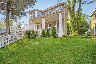 1633 W St SE in Washington, DC - Building Photo - Building Photo