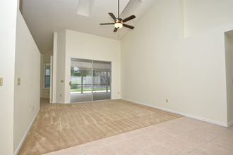 653 Yorkshire Dr in Oviedo, FL - Building Photo - Building Photo