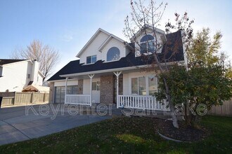 1814 Whisperwood Cir in Sandy, UT - Building Photo - Building Photo