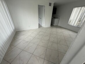 1244 NE 5th Ter in Fort Lauderdale, FL - Building Photo - Building Photo