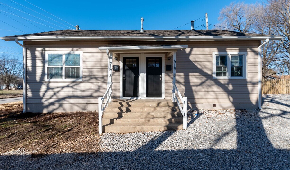 615 W Madison St in Springfield, MO - Building Photo