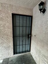 6945 Mendon Ln in Las Vegas, NV - Foto de edificio - Building Photo