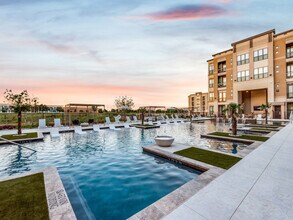 The Mark at Arlington in Arlington, TX - Foto de edificio - Building Photo