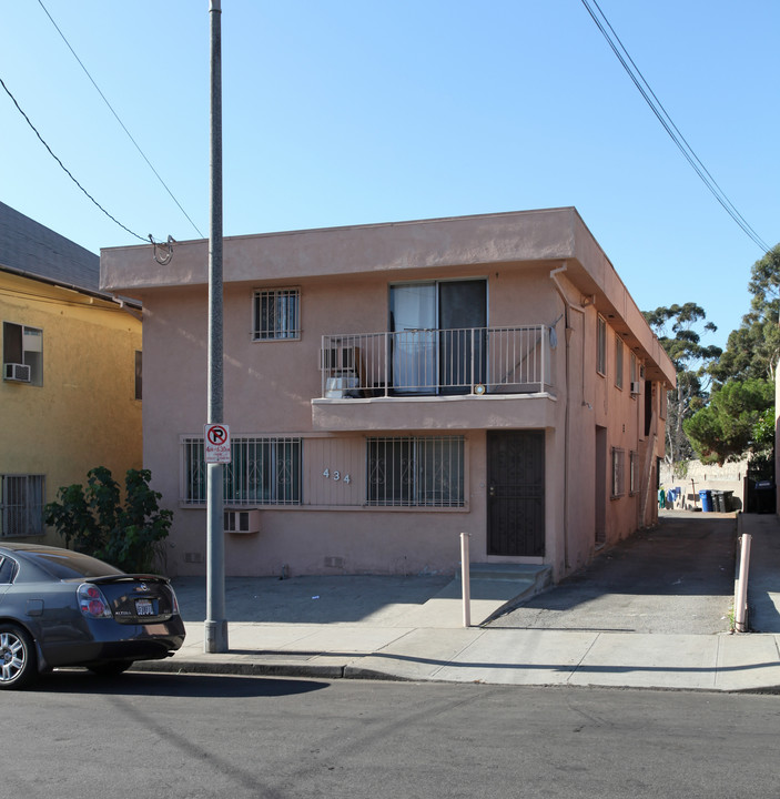 434 Cottage Home St in Los Angeles, CA - Foto de edificio