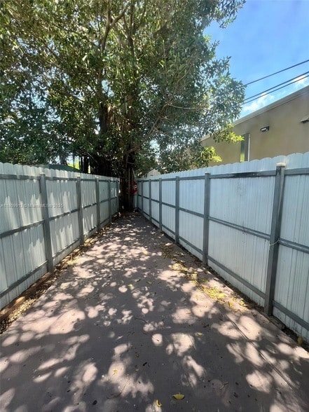 property at 751 Flagami Blvd