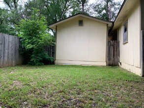 12547 Chapman Rd in Tyler, TX - Foto de edificio - Building Photo