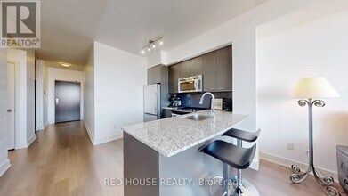 88 Sheppard Ave E in Toronto, ON - Building Photo - Building Photo