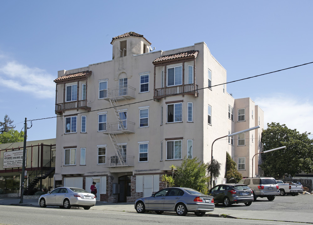 6616 Telegraph Ave in Oakland, CA - Building Photo