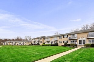 The Park at Freehold in Freehold, NJ - Building Photo