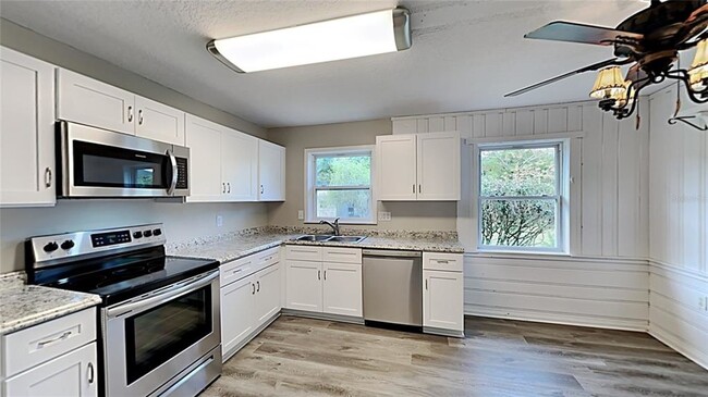 120 S Hull Ave in DeLand, FL - Building Photo - Building Photo