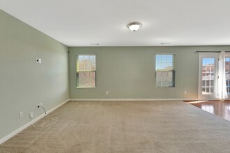 2576 Jordan Ridge Dr in Nashville, TN - Foto de edificio - Building Photo