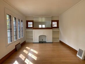 1424 E Olive St in Shorewood, WI - Building Photo - Building Photo