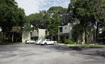 Grand Oaks Condominiums in Bradenton, FL - Building Photo - Building Photo